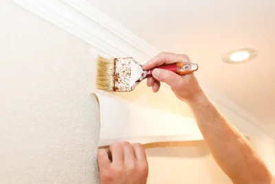 Pose de papier peint à Vého — revêtements muraux et toiles de verre